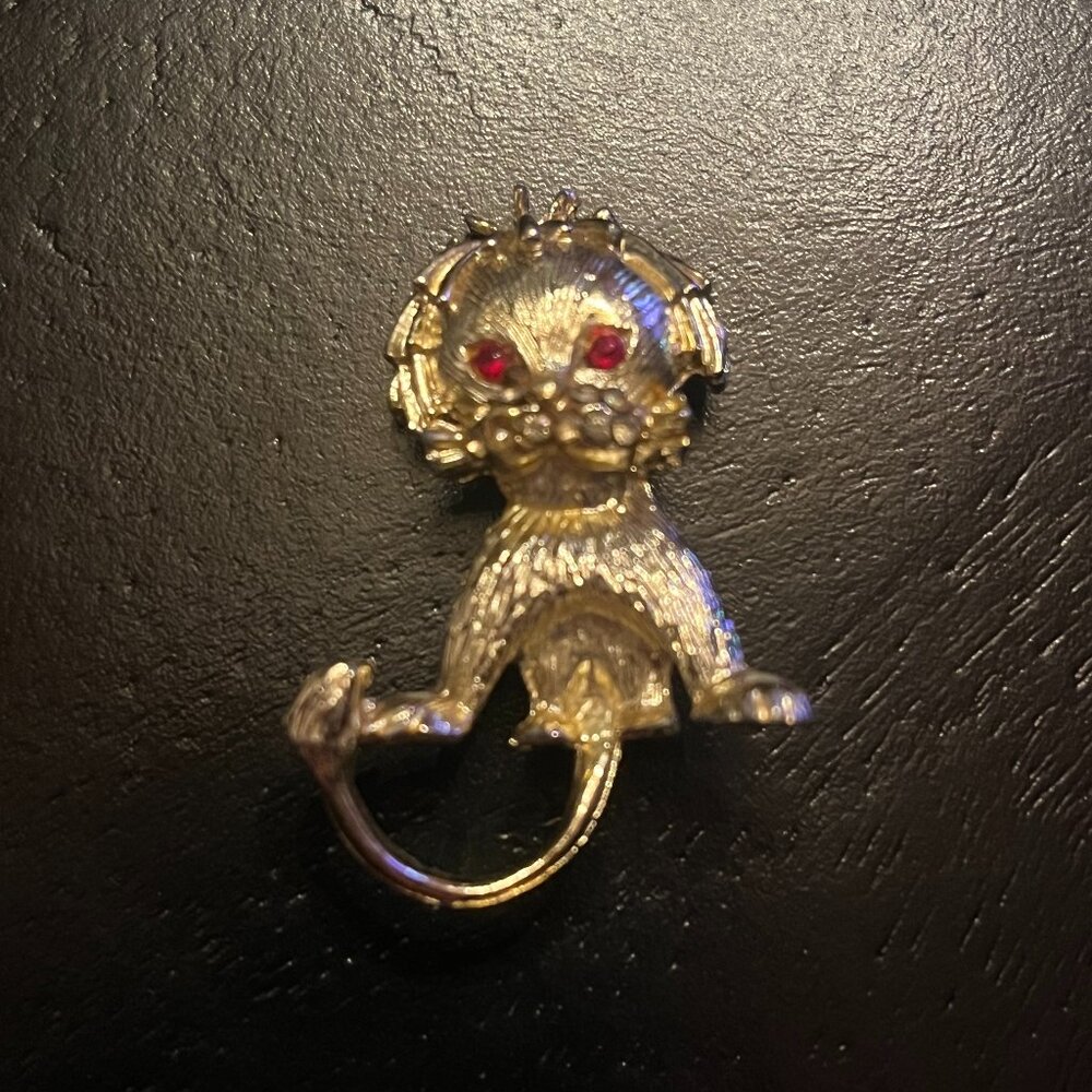 Vintage Brushed Goldtone Lion Cub Pin with Red Eye Rhinestones